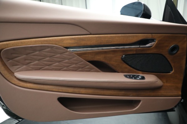 Used 2024 Aston Martin DB12 Volante for sale $279,900 at Pagani of Greenwich in Greenwich CT 06830 24