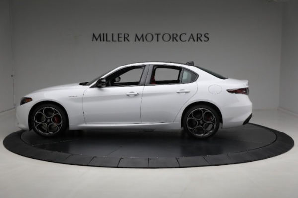 New 2024 Alfa Romeo Giulia Veloce for sale $56,710 at Pagani of Greenwich in Greenwich CT 06830 7