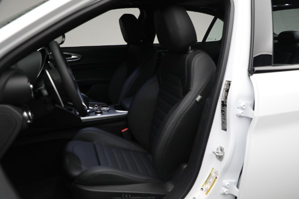 New 2024 Alfa Romeo Giulia Veloce for sale Sold at Pagani of Greenwich in Greenwich CT 06830 26