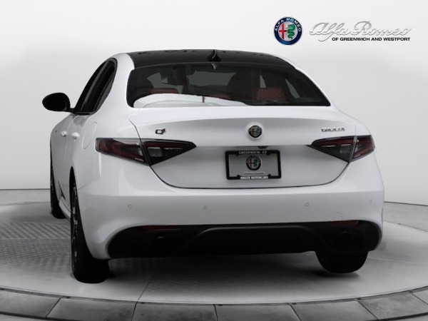 New 2024 Alfa Romeo Giulia Veloce for sale $56,710 at Pagani of Greenwich in Greenwich CT 06830 11