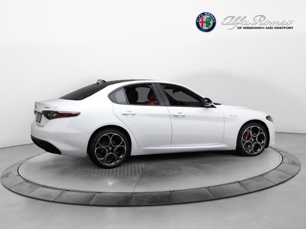 New 2024 Alfa Romeo Giulia Veloce for sale $56,710 at Pagani of Greenwich in Greenwich CT 06830 16