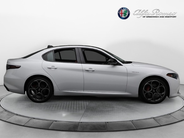 New 2024 Alfa Romeo Giulia Veloce for sale $56,710 at Pagani of Greenwich in Greenwich CT 06830 18