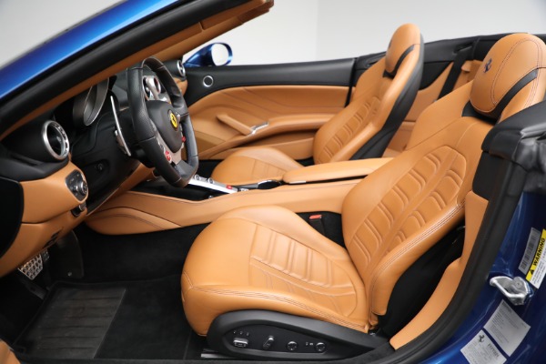 Used 2016 Ferrari California T for sale Sold at Pagani of Greenwich in Greenwich CT 06830 20