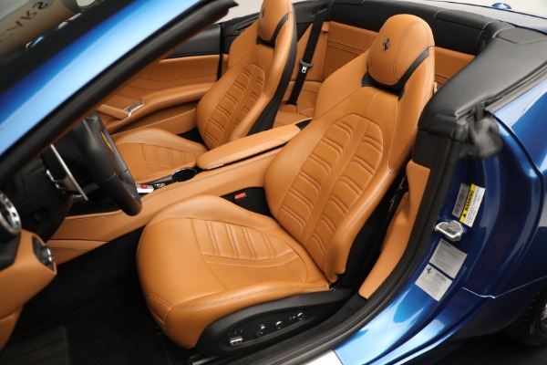 Used 2016 Ferrari California T for sale Sold at Pagani of Greenwich in Greenwich CT 06830 21