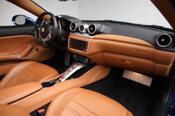 Used 2016 Ferrari California T for sale Sold at Pagani of Greenwich in Greenwich CT 06830 23