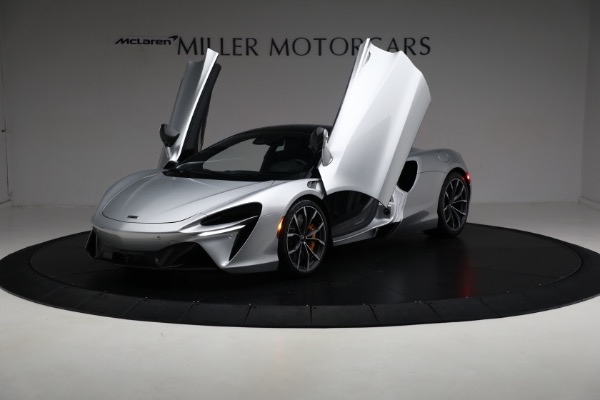 New 2023 McLaren Artura Vision for sale Sold at Pagani of Greenwich in Greenwich CT 06830 13