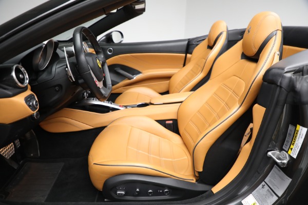 Used 2015 Ferrari California T for sale Sold at Pagani of Greenwich in Greenwich CT 06830 20