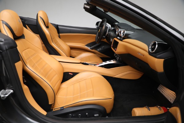 Used 2015 Ferrari California T for sale Sold at Pagani of Greenwich in Greenwich CT 06830 23