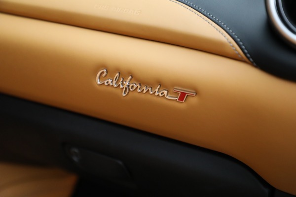 Used 2015 Ferrari California T for sale Sold at Pagani of Greenwich in Greenwich CT 06830 27