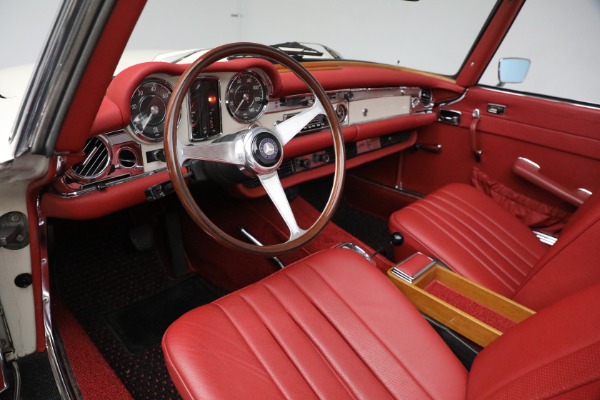 Used 1970 Mercedes-Benz 280 SL for sale Sold at Pagani of Greenwich in Greenwich CT 06830 17