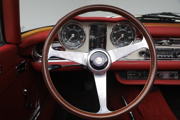 Used 1970 Mercedes-Benz 280 SL for sale Sold at Pagani of Greenwich in Greenwich CT 06830 20