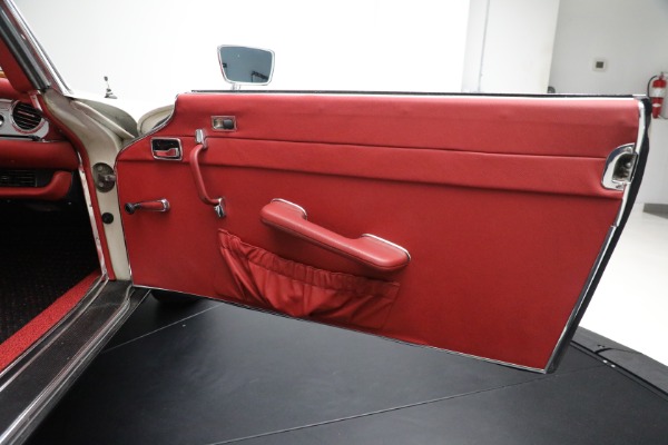 Used 1970 Mercedes-Benz 280 SL for sale Sold at Pagani of Greenwich in Greenwich CT 06830 26