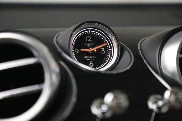 Used 2019 Bentley Bentayga V8 for sale Sold at Pagani of Greenwich in Greenwich CT 06830 27