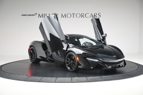 Used 2025 McLaren Artura TechLux for sale $227,900 at Pagani of Greenwich in Greenwich CT 06830 17