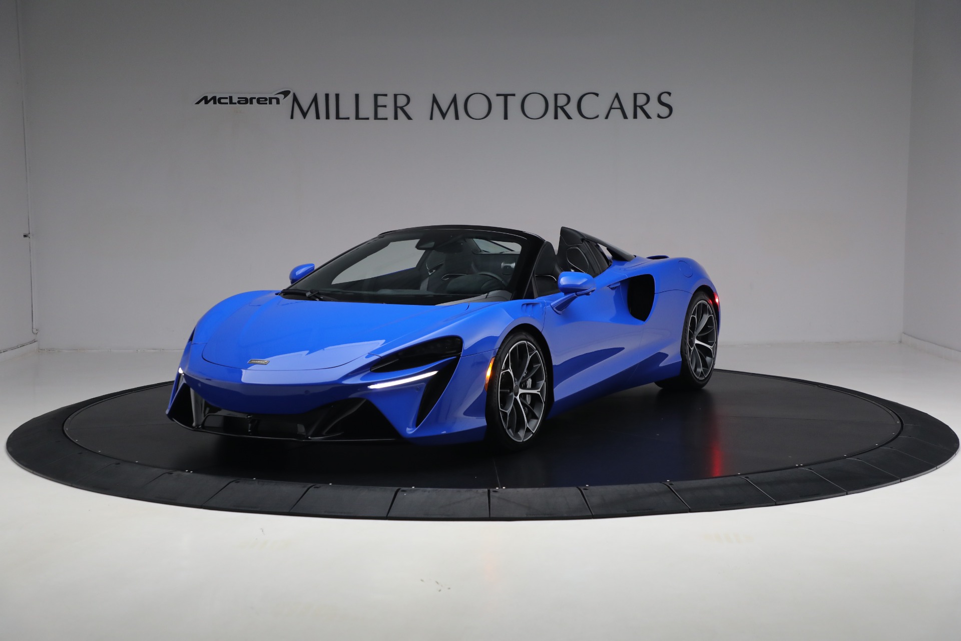 New 2025 McLaren Artura Spider Performance for sale $329,718 at Pagani of Greenwich in Greenwich CT 06830 1