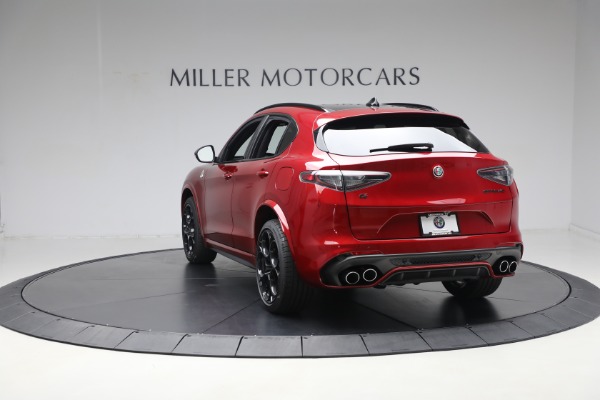 New 2024 Alfa Romeo Stelvio Quadrifoglio Carbon pkge for sale $85,410 at Pagani of Greenwich in Greenwich CT 06830 16