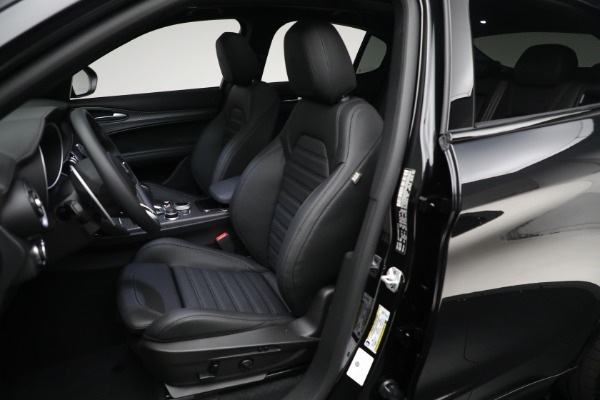 New 2024 Alfa Romeo Stelvio Quadrifoglio for sale $78,900 at Pagani of Greenwich in Greenwich CT 06830 28