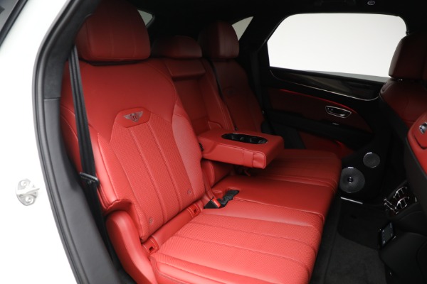 New 2025 Bentley Bentayga V8 for sale $267,820 at Pagani of Greenwich in Greenwich CT 06830 25
