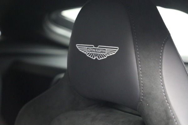New 2025 Aston Martin Vantage for sale Sold at Pagani of Greenwich in Greenwich CT 06830 17