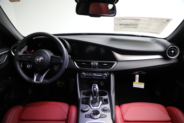 New 2025 Alfa Romeo Giulia Veloce for sale Sold at Pagani of Greenwich in Greenwich CT 06830 17