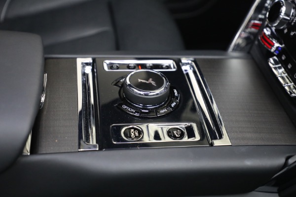 Used 2022 Rolls-Royce Cullinan for sale Sold at Pagani of Greenwich in Greenwich CT 06830 24