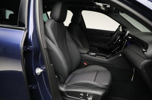 New 2025 Maserati Grecale Modena for sale $68,443 at Pagani of Greenwich in Greenwich CT 06830 12