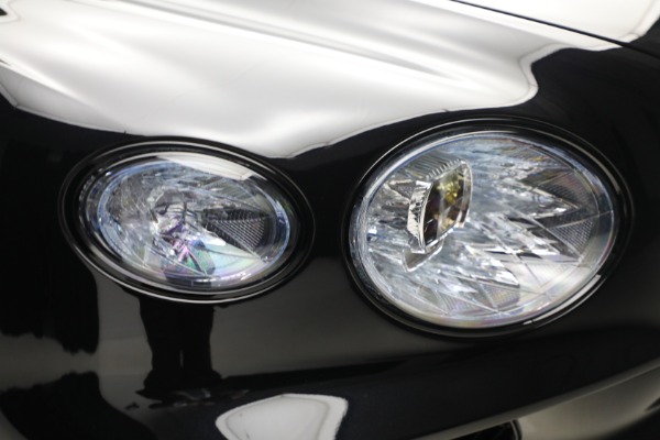 New 2025 Bentley Bentayga V8 for sale $228,900 at Pagani of Greenwich in Greenwich CT 06830 13