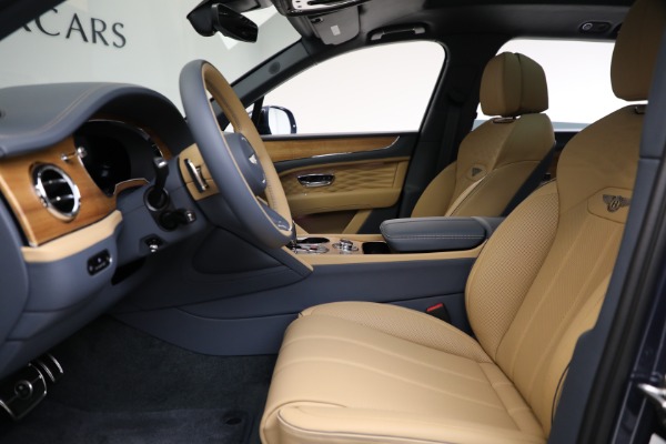 Used 2025 Bentley Bentayga EWB Azure V8 for sale $239,900 at Pagani of Greenwich in Greenwich CT 06830 18