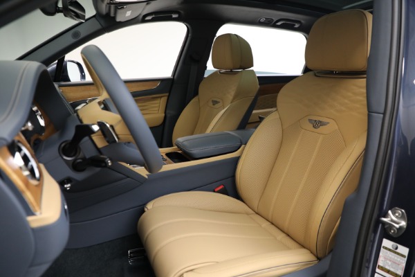 Used 2025 Bentley Bentayga EWB Azure V8 for sale $239,900 at Pagani of Greenwich in Greenwich CT 06830 19