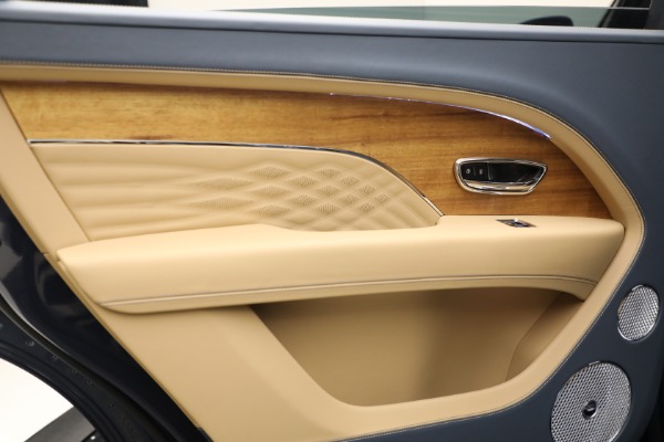 Used 2025 Bentley Bentayga EWB Azure V8 for sale $239,900 at Pagani of Greenwich in Greenwich CT 06830 24