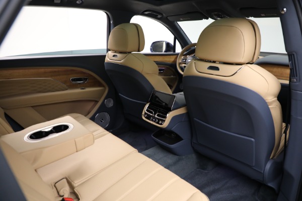 Used 2025 Bentley Bentayga EWB Azure V8 for sale $239,900 at Pagani of Greenwich in Greenwich CT 06830 26