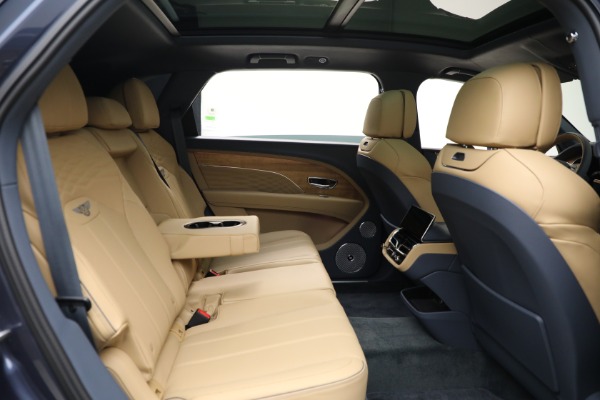 Used 2025 Bentley Bentayga EWB Azure V8 for sale $239,900 at Pagani of Greenwich in Greenwich CT 06830 27