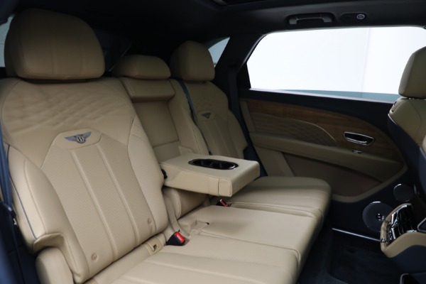 Used 2025 Bentley Bentayga EWB Azure V8 for sale $239,900 at Pagani of Greenwich in Greenwich CT 06830 28
