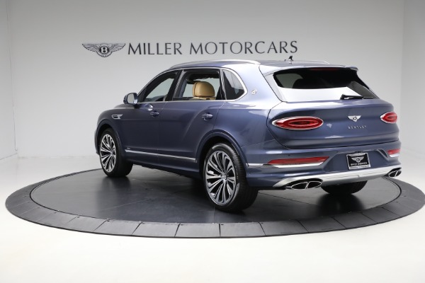 Used 2025 Bentley Bentayga EWB Azure V8 for sale $239,900 at Pagani of Greenwich in Greenwich CT 06830 5