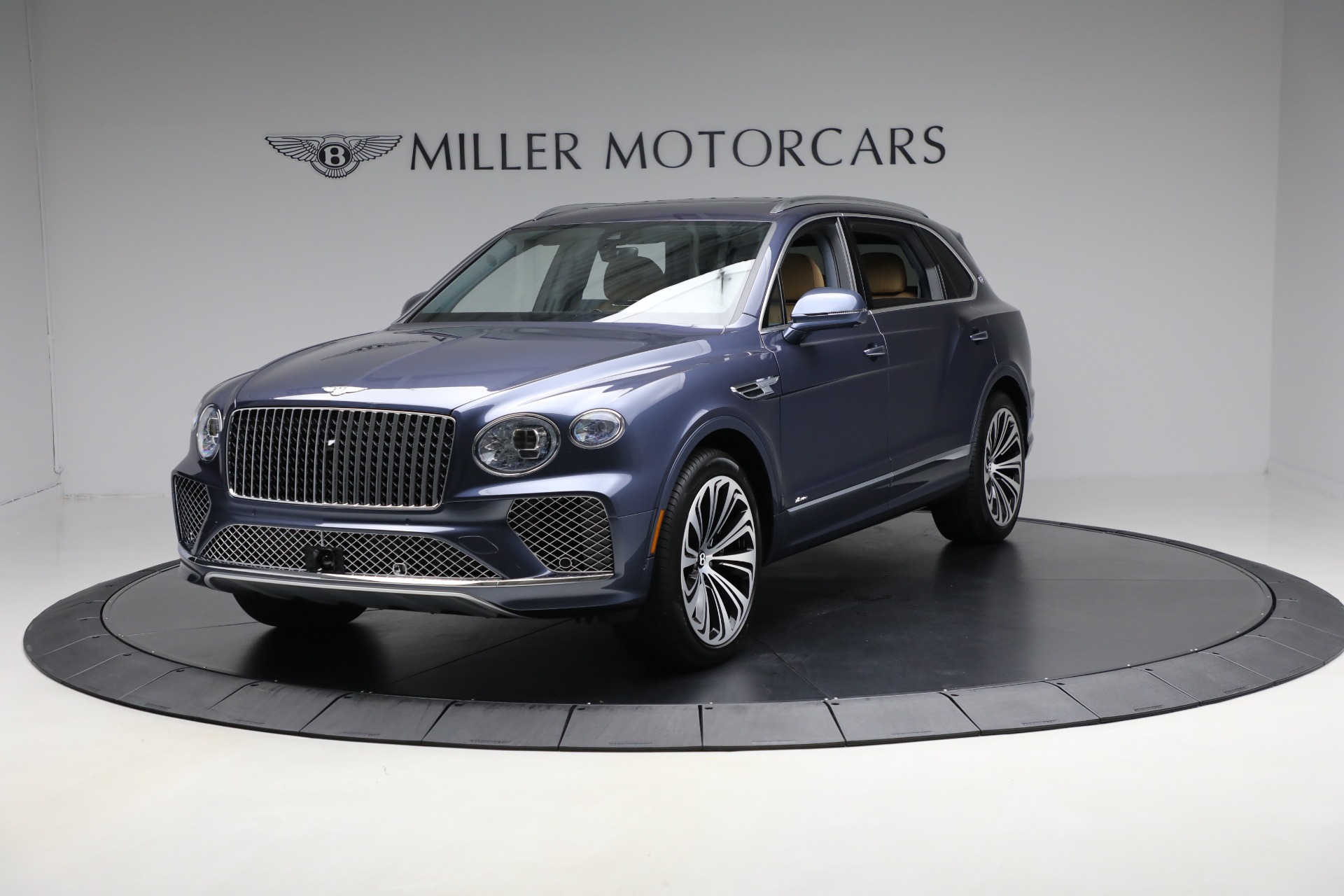 Used 2025 Bentley Bentayga EWB Azure V8 for sale $239,900 at Pagani of Greenwich in Greenwich CT 06830 1