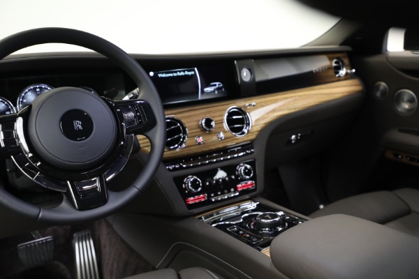 Used 2024 Rolls-Royce Ghost for sale $299,900 at Pagani of Greenwich in Greenwich CT 06830 12