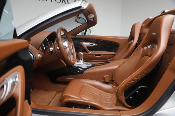 Used 2015 Bugatti Veyron 16.4 Grand Sport Vitesse for sale Sold at Pagani of Greenwich in Greenwich CT 06830 13