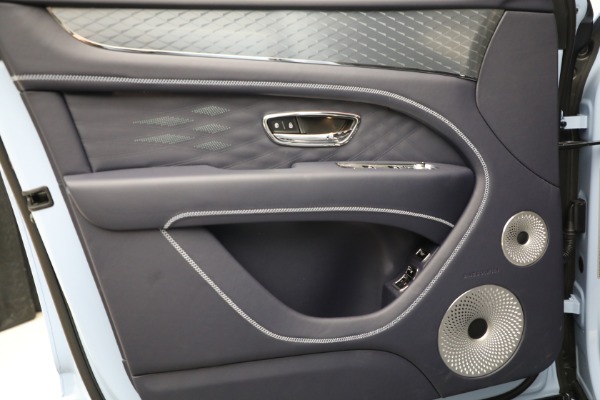 New 2025 Bentley Bentayga Azure V8 for sale $245,900 at Pagani of Greenwich in Greenwich CT 06830 14