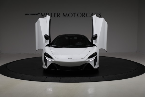 Used 2023 McLaren Artura TechLux for sale Sold at Pagani of Greenwich in Greenwich CT 06830 14