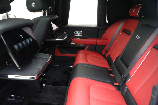 Used 2025 Rolls-Royce Black Badge Cullinan for sale $479,900 at Pagani of Greenwich in Greenwich CT 06830 24
