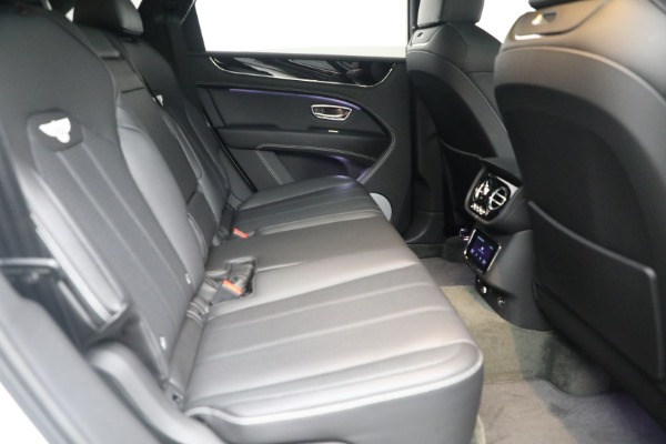 Used 2023 Bentley Bentayga V8 for sale Sold at Pagani of Greenwich in Greenwich CT 06830 25