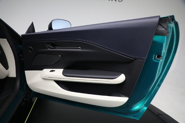 Used 2025 Aston Martin Vantage for sale Sold at Pagani of Greenwich in Greenwich CT 06830 14