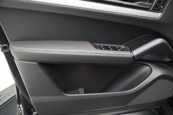 Used 2025 Porsche Cayenne Coupe for sale Sold at Pagani of Greenwich in Greenwich CT 06830 18