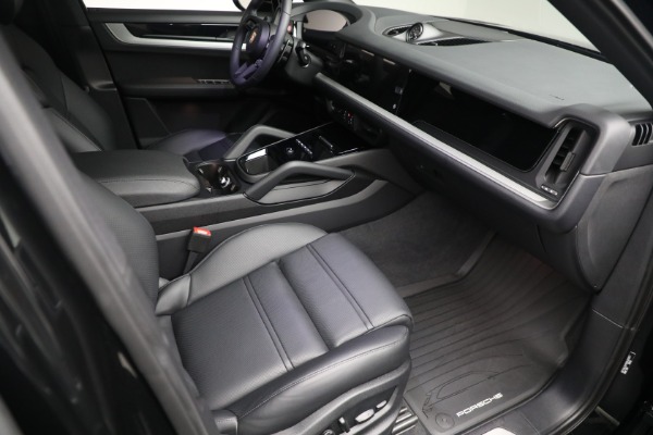 Used 2025 Porsche Cayenne Coupe for sale Sold at Pagani of Greenwich in Greenwich CT 06830 21