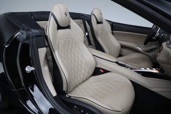 Used 2016 Ferrari California T for sale $122,900 at Pagani of Greenwich in Greenwich CT 06830 21