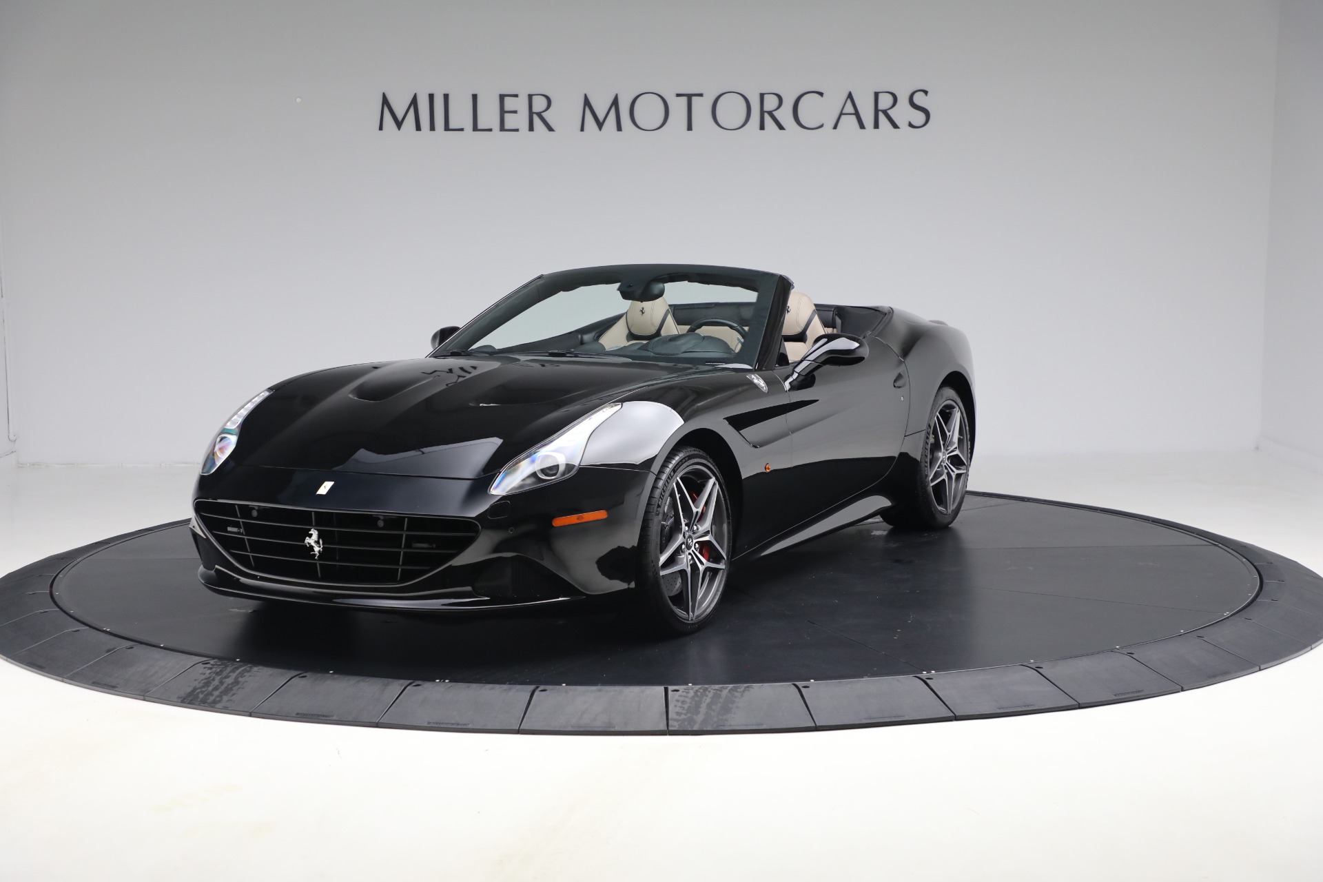 Used 2016 Ferrari California T for sale $122,900 at Pagani of Greenwich in Greenwich CT 06830 1