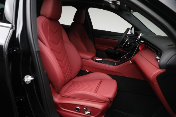 New 2025 Maserati Grecale for sale $83,405 at Pagani of Greenwich in Greenwich CT 06830 17