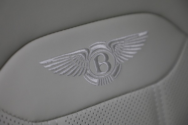 New 2025 Bentley Bentayga EWB V8 for sale $262,915 at Pagani of Greenwich in Greenwich CT 06830 18