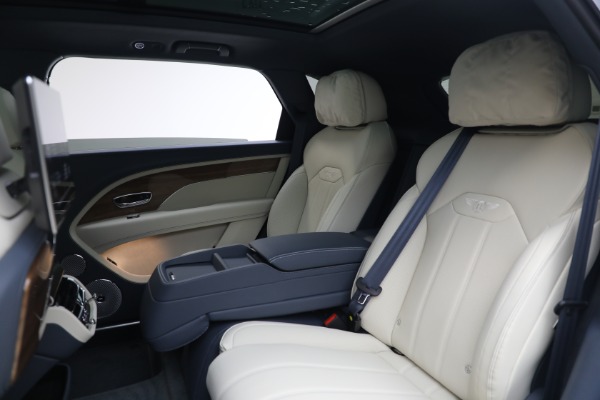 New 2025 Bentley Bentayga EWB V8 for sale $262,915 at Pagani of Greenwich in Greenwich CT 06830 21