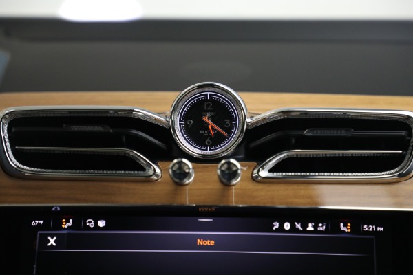 New 2025 Bentley Bentayga EWB V8 for sale $262,915 at Pagani of Greenwich in Greenwich CT 06830 22
